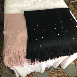 🌹 Two blanket scarfs with purl studs and fringe